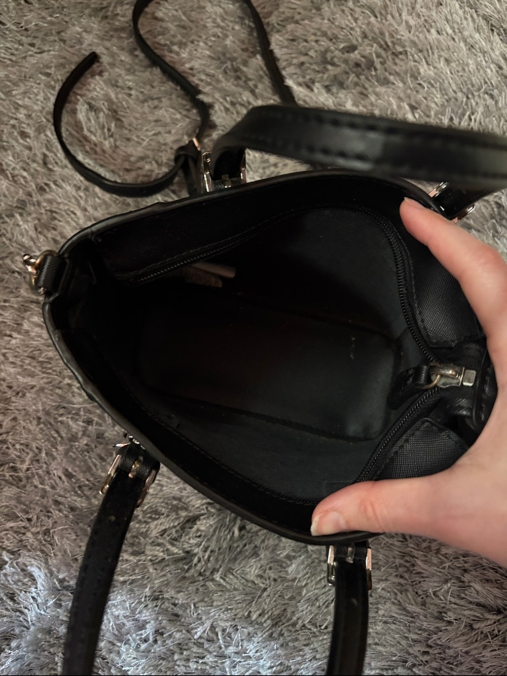 Guess Delaney Mini Tote - Picture 4 of 6